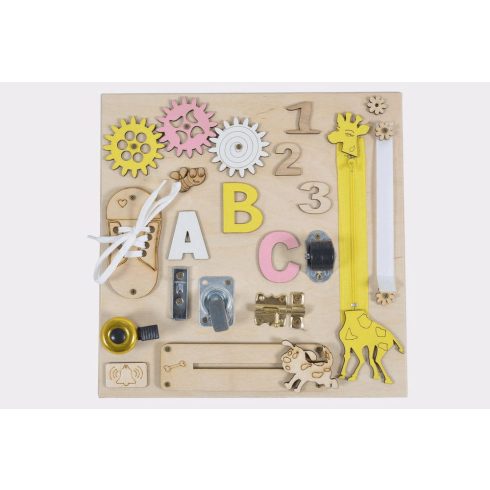 Moni Toys Montessori matatófal kicsi 30x30cm zsiráfos